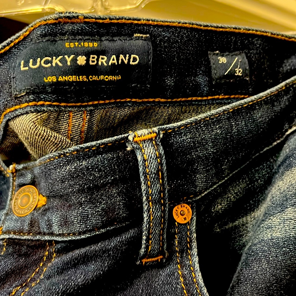 Lucky Brand 121 Slim  38 x 32 jeans